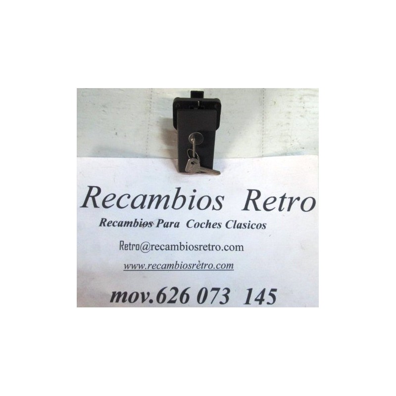 CERRADURA TAPA MOTOR CON LLAVE NEGRA SEAT-133